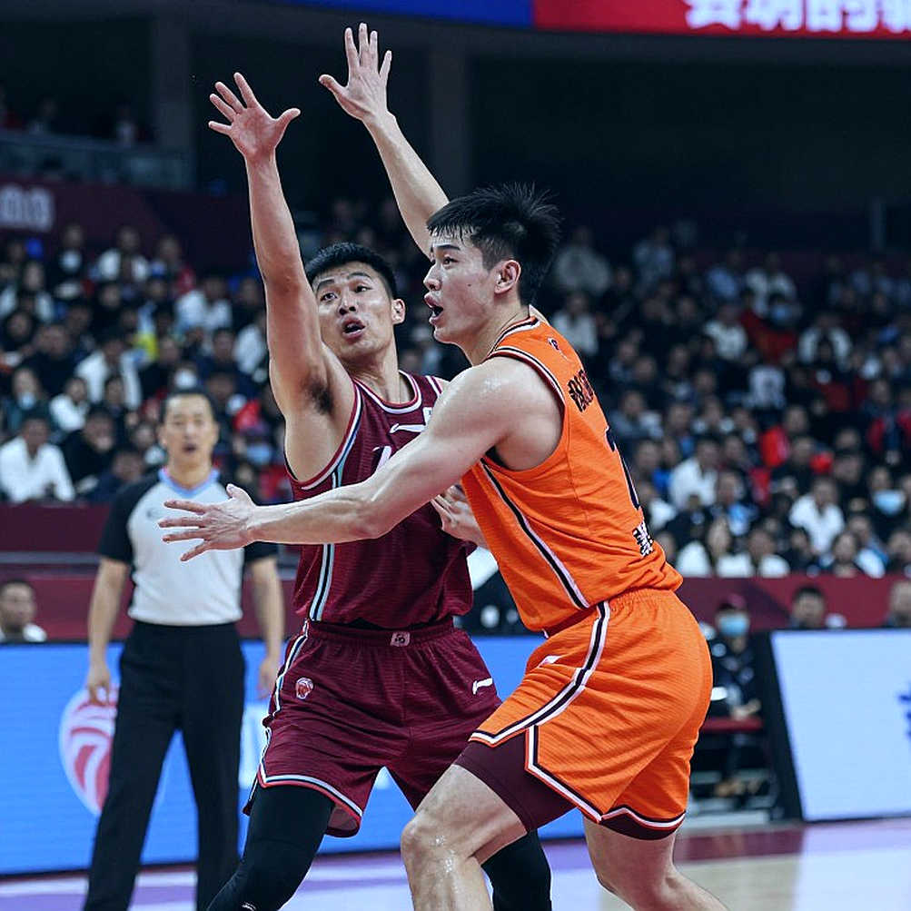 3.7 giây, kém 3 điểm: Cú ném 2 của Janrey Pasaol và bài toán số học lạnh lùng của UAAP